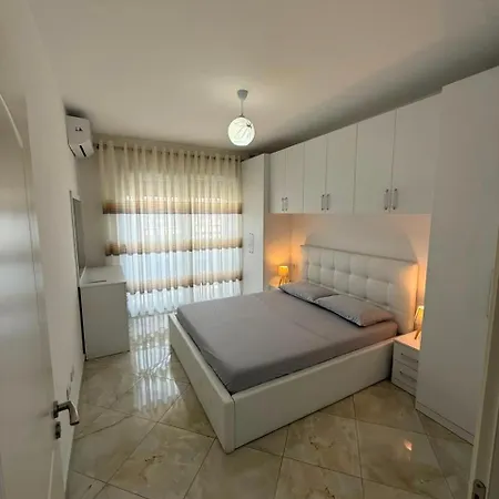 Horizont Center & Private Parking Daire Shkodër